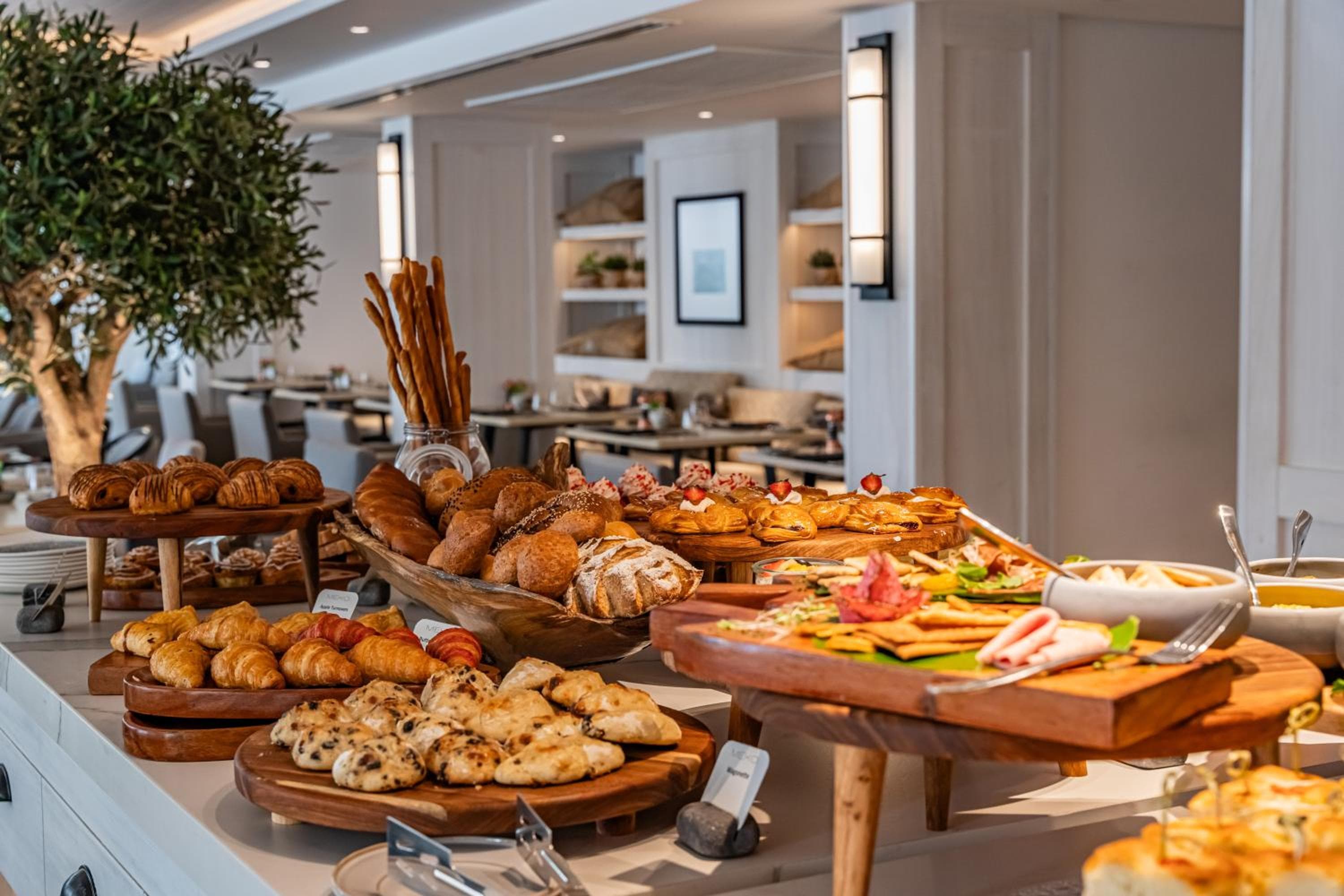 Kwetu Nairobi, Curio Collection By Hilton